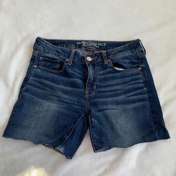 American Eagle Outfitters blue jean shorts - size 8 US - Picture 2 of 7